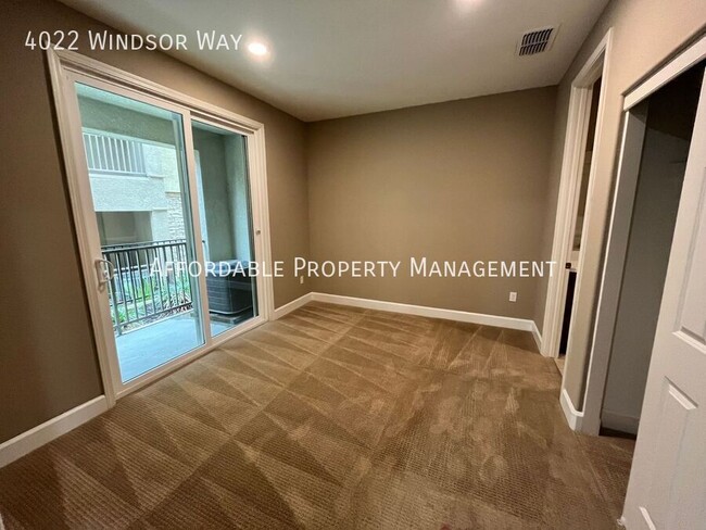 Building Photo - 4022 Windsor Wy