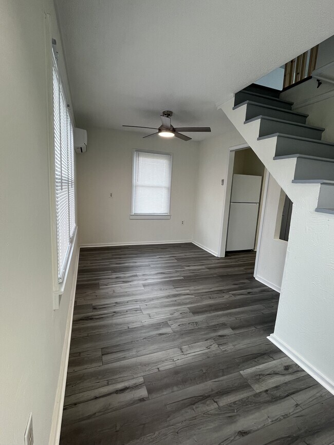 Building Photo - 3864 W Hwy 27