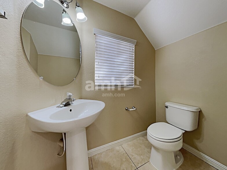 Building Photo - 8443 Chinook Candy Ct