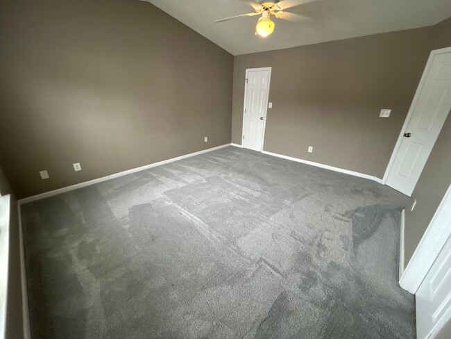 Building Photo - 3 Bed | 2.5 Bath Townhouse in North Raleigh