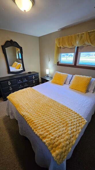 Building Photo - 1908 Refset Dr