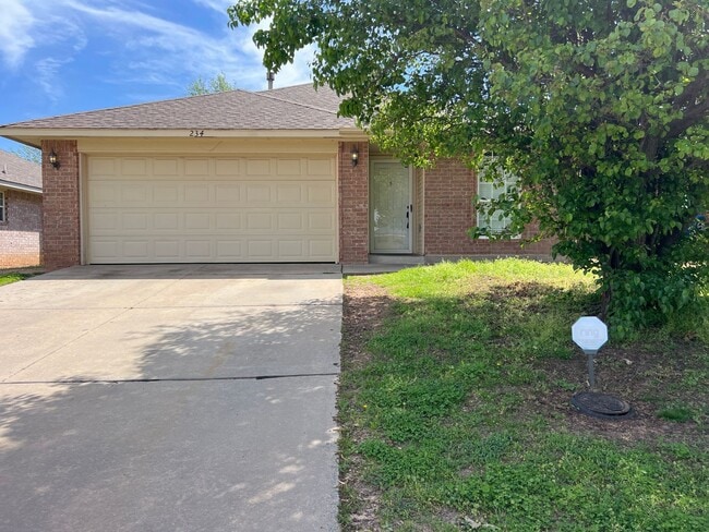 Primary Photo - Home Sweet Home- Move In Special!!!!