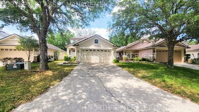 Building Photo - Spacious 4-bedroom, 3-bath home in desirab...