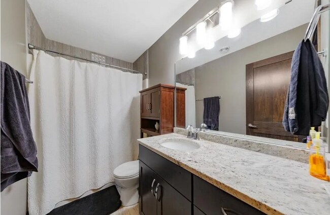 Building Photo - 1253 Turnberry Dr SE