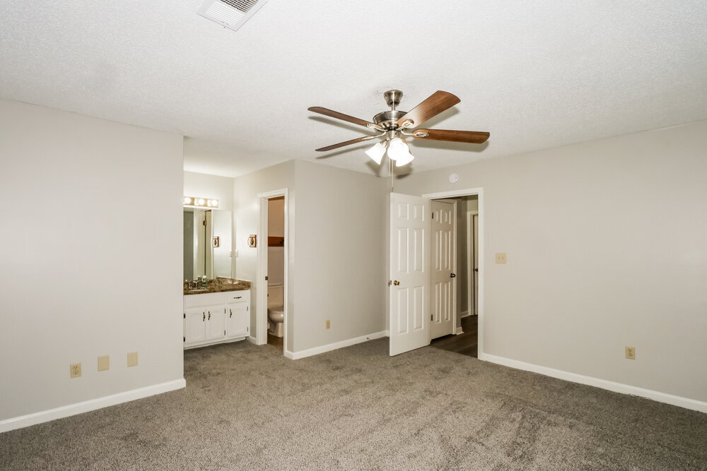 Building Photo - 9122 Valkrie Ln