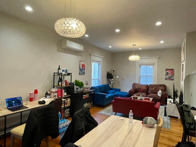 Building Photo - 2 Worcester St