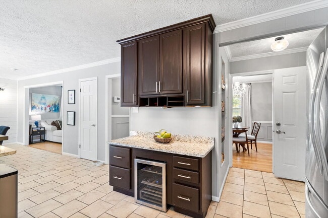 Building Photo - Spacious 4-Bedroom Haven with 3 Full Baths...