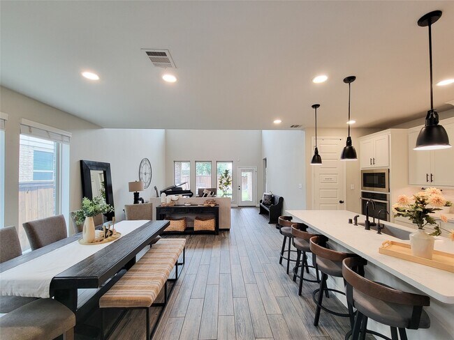 Building Photo - 16030 Muster Oak Dr