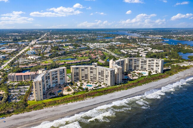 Building Photo - 300 Ocean Trail Way