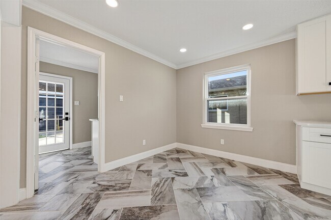 Building Photo - 5407 Lymbar Dr