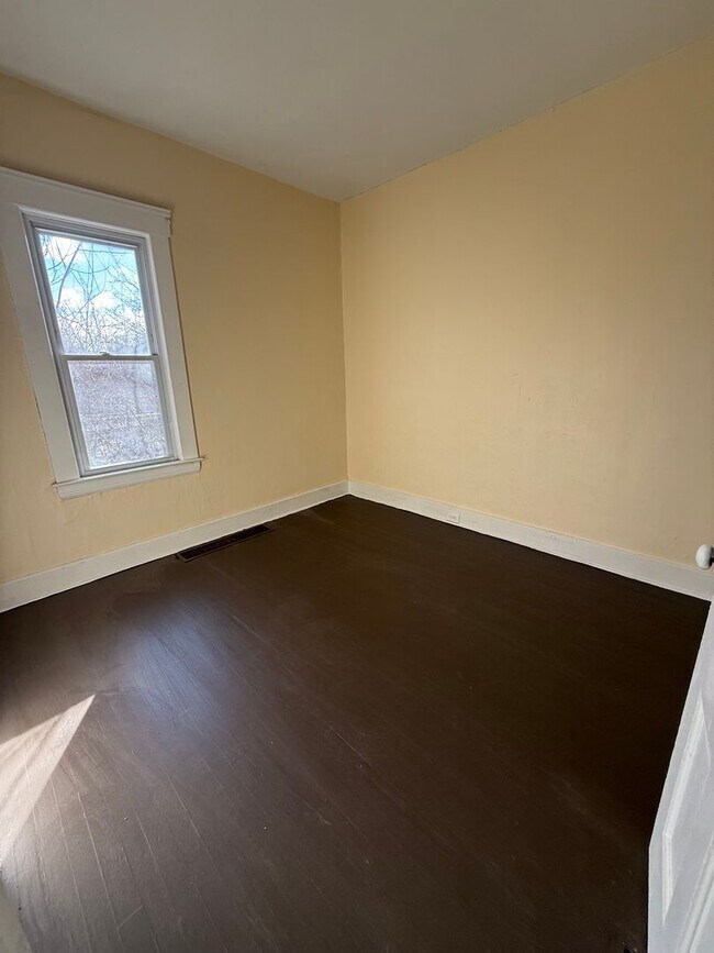 Building Photo - 1519-1525 Clark Ave