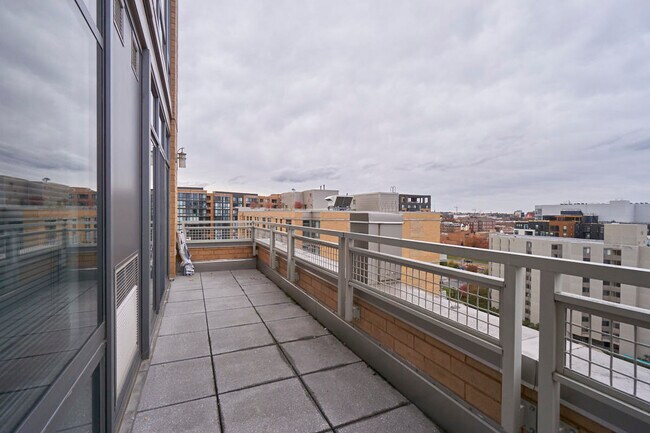 Building Photo - 475 K St NW