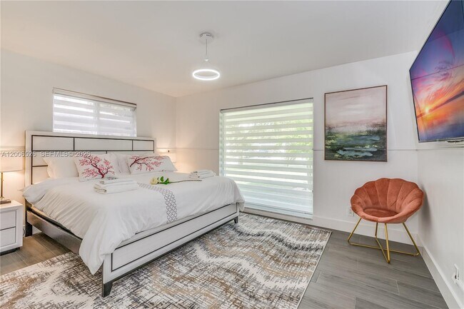 Building Photo - 4212 Van Buren St