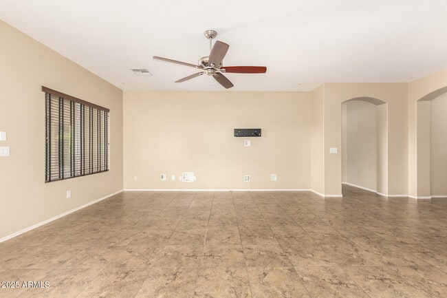 Building Photo - 2806 E Trigger Way