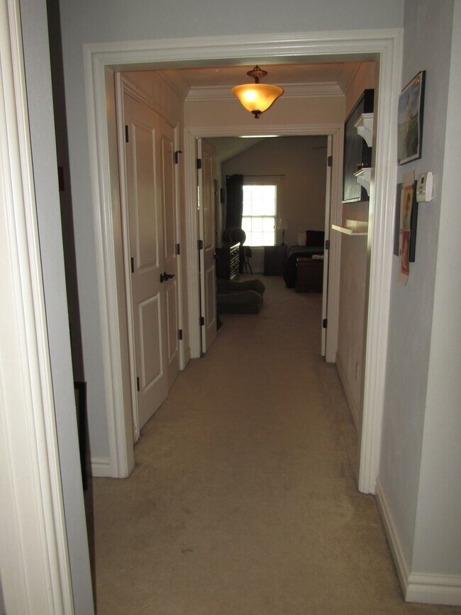 Building Photo - 2084 Kittridge Dr