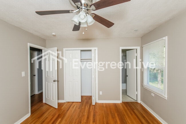 Building Photo - 4910 Roebuck Rd NW