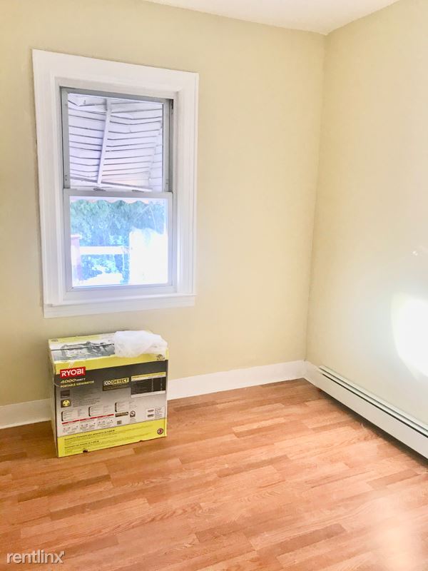 Building Photo - 3 br, 1 bath Townhome - 172 Isabella Ave