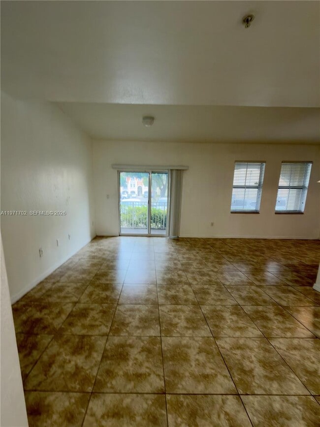 Building Photo - 8999 NW 107 Ct