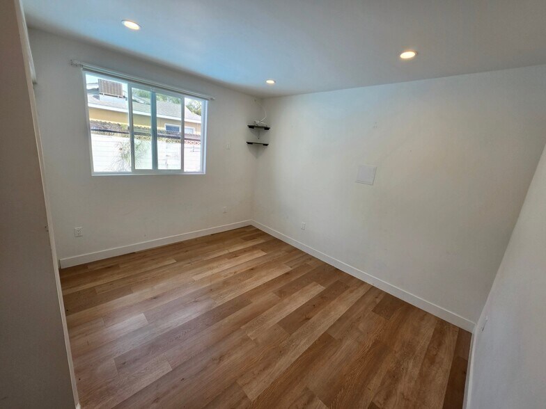 Building Photo - 14929 Titus St