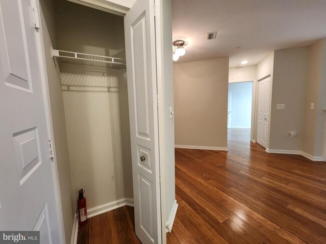 Building Photo - 2204 Westcourt Ln