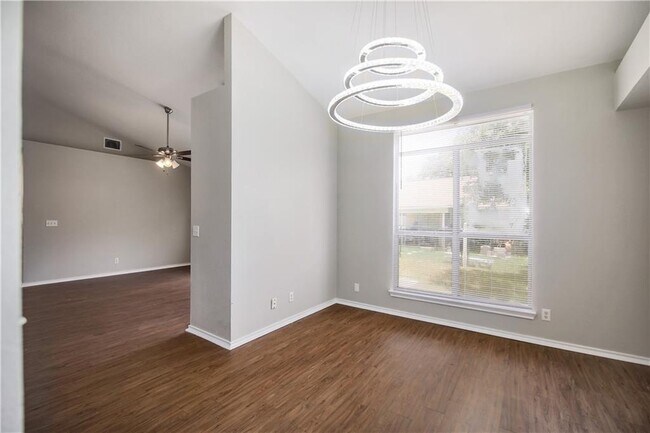 Building Photo - 3300 Reta Cove