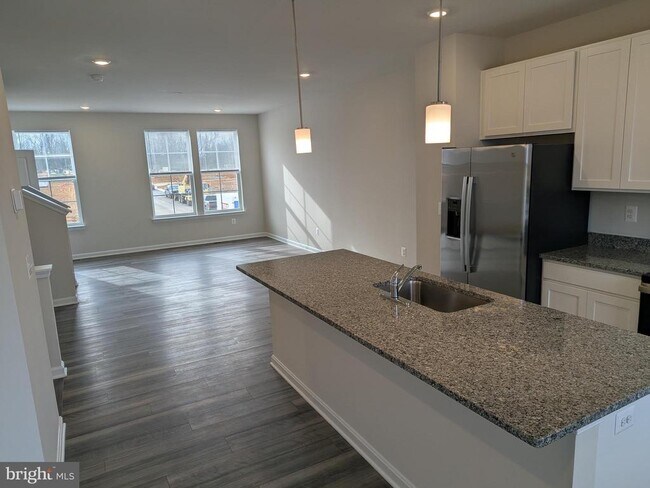 Building Photo - 513 Seeback Dr