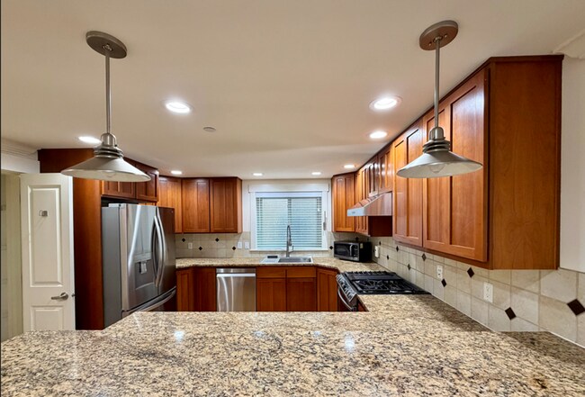 Building Photo - 517 N 39th St