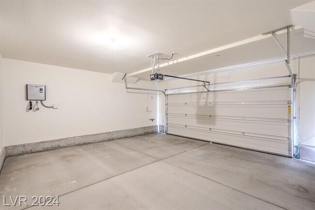 Building Photo - 4423 Honey Hls Ave