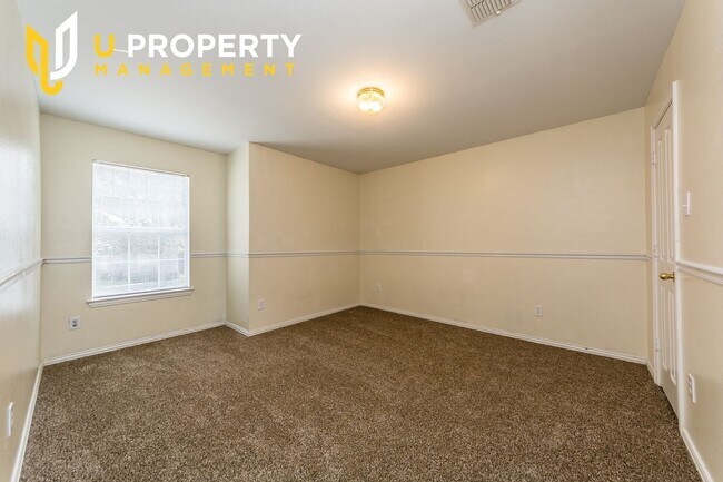 Building Photo - 6 Bedrooms, 3 garage space house. US75 & A...