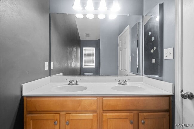 Building Photo - 5514 Belle Pond Dr
