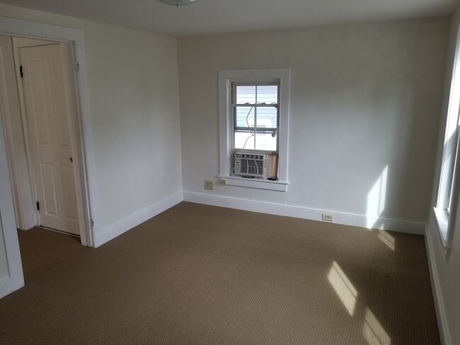 bedroom - 42 Spring Forest Ave