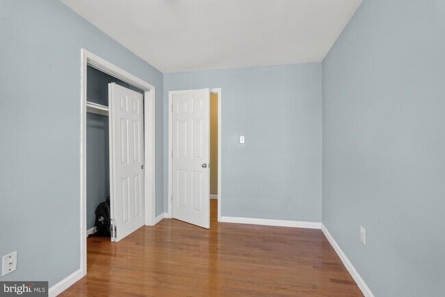 Building Photo - 1400 S Chadwick St