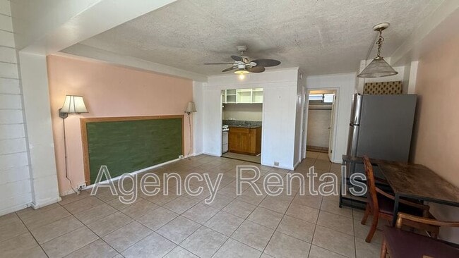 Building Photo - 2406 Kuhio Ave.