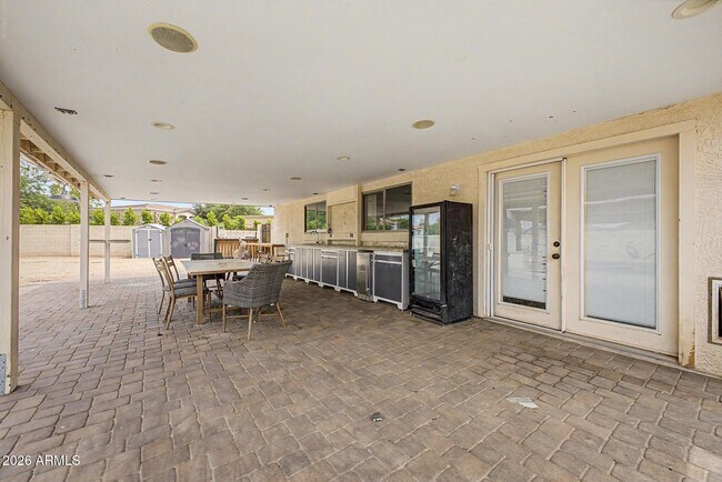 Building Photo - 16550 N Naegel Dr