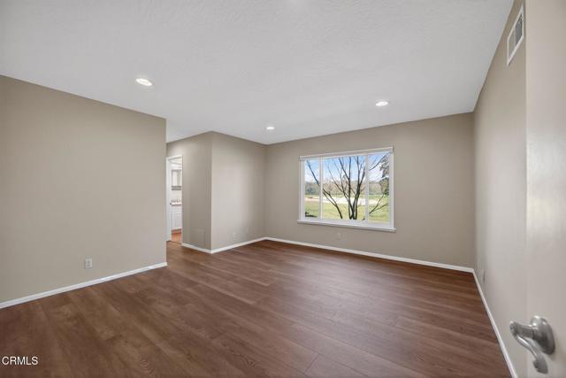 Building Photo - 1525 Fairway Dr