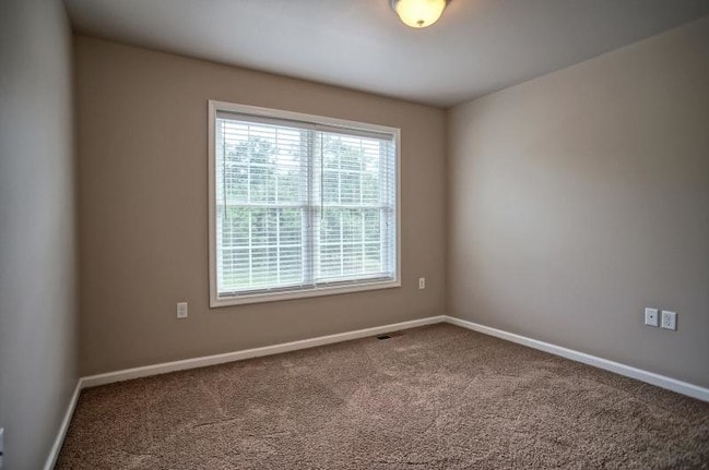 Building Photo - 15 Scarlet Oak Dr