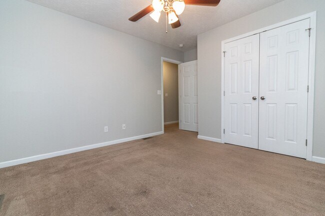 Building Photo - 134 Twin Lakes Dr