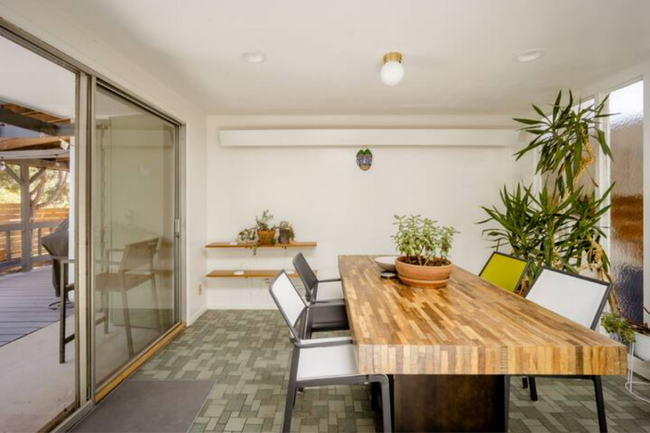 Building Photo - 2102 Mariposa Ave
