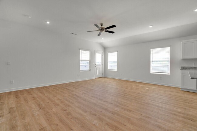 Building Photo - Brand-New 4 Bedroom +office in Prairie Gro...
