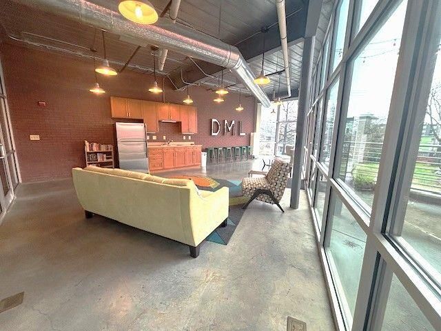 Building Photo - 572 Edgewood Ave SE