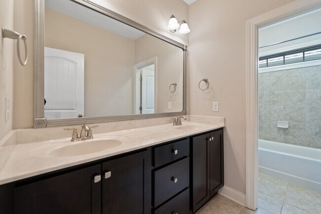 Building Photo - Available Early April! Gorgeous Updated 5-Bedroom, 5-Ba in the Desirable Amberly Community!