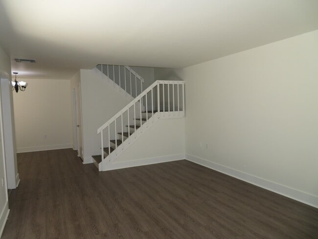 Building Photo - 1700 Embassy Dr