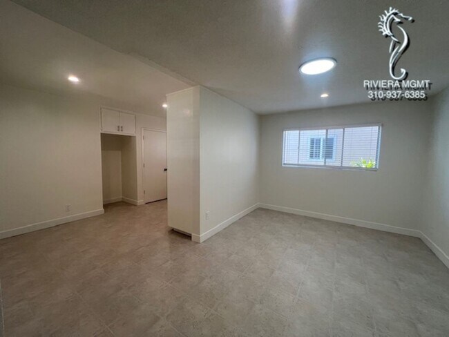 Building Photo - ***$1200.00 Off on 1st Month*** Torrance House 4 Bed 2 bath