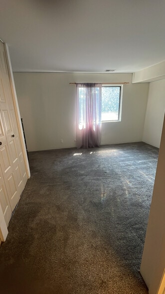 Building Photo - 7 Oak Creek Dr