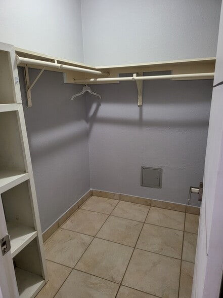 Building Photo - 312 Gastel Cir