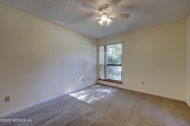 Building Photo - 4819 Wethersfield Pl W