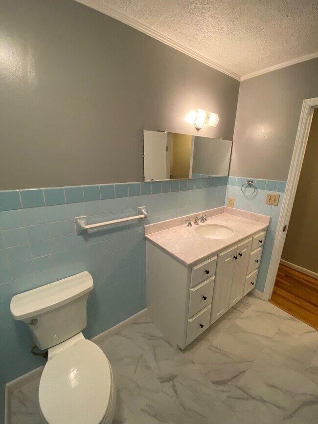 Building Photo - Home for Rent in Leeds, AL.. Available to View Now!!!