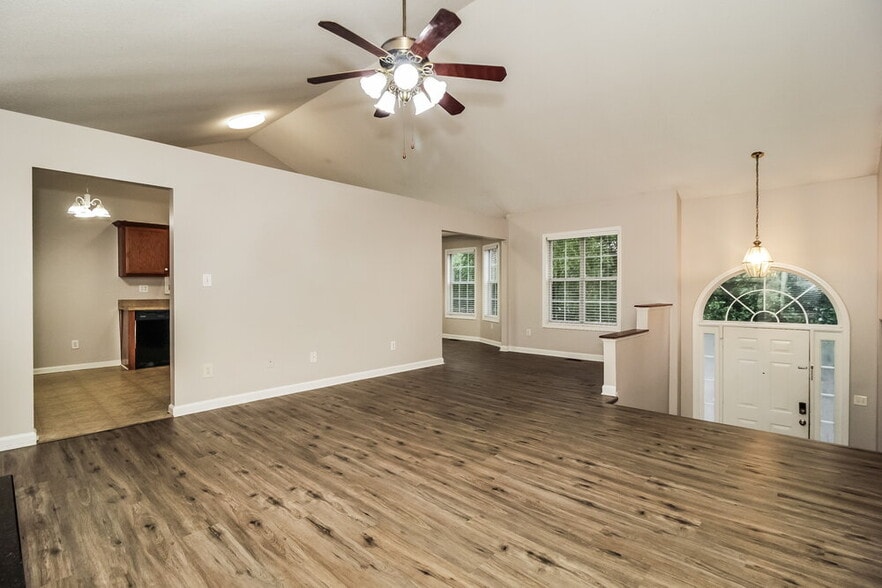 Building Photo - 28 Fernwick Ct