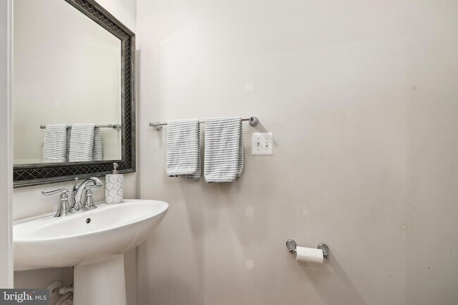 Building Photo - 76 Penns Charter Ln