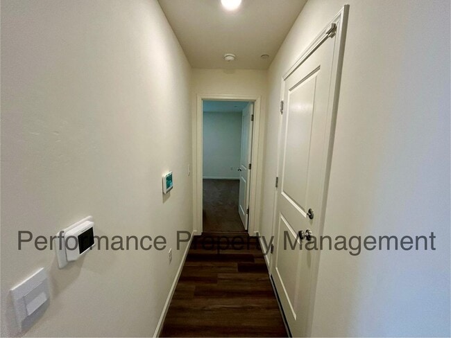 Building Photo - Newer 4 Bed/2 Bath Home w/ Solar, RBP & Se...